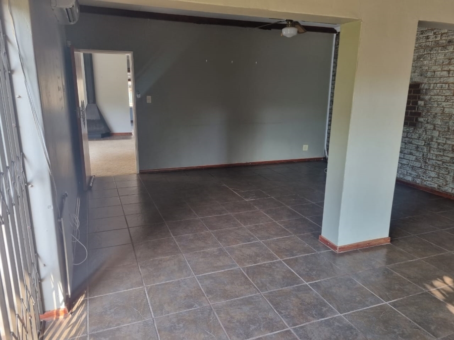 5 Bedroom Property for Sale in Universitas Free State